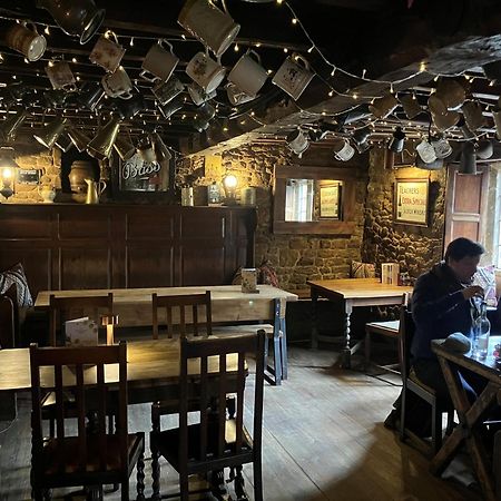 The Falkland Arms Chipping Norton Exterior photo